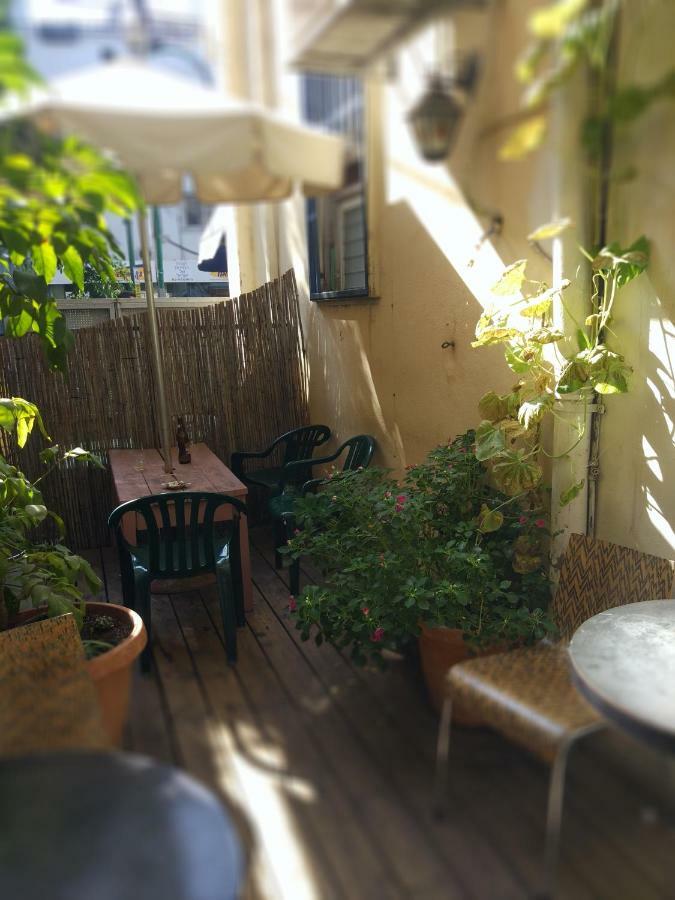 Momo'S Hostel Тель-Авив Экстерьер фото